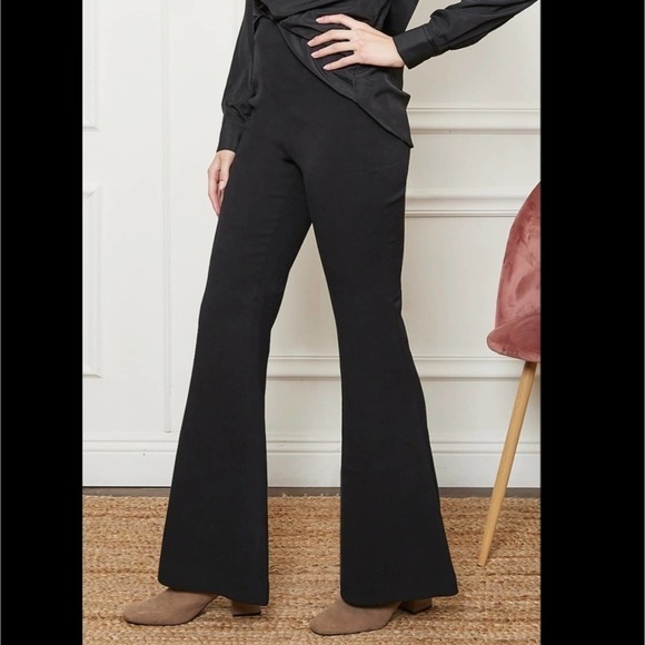 Finders Keepers High-Waisted Flare Pants Small New - Picture 9 of 9